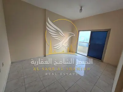 غرفتين وصالة بمساحة واسعة وبلكون بإطلالة في البوطينة