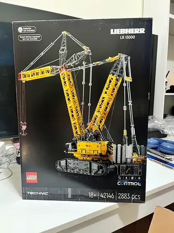 LEGO Technic Liebherr Crawler Crane LR 13000 - 42146