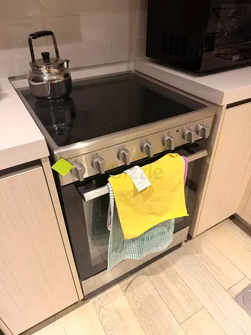 Stainless steel freestanding electric oven with glass hob - good condition