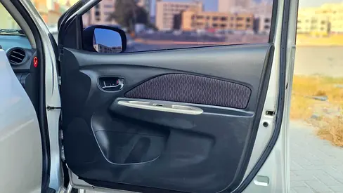 2011 Toyota YARIS 缩略图 14