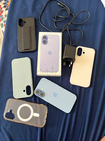 iPhone 17 with Apple charger and box and anker charger and 4cases