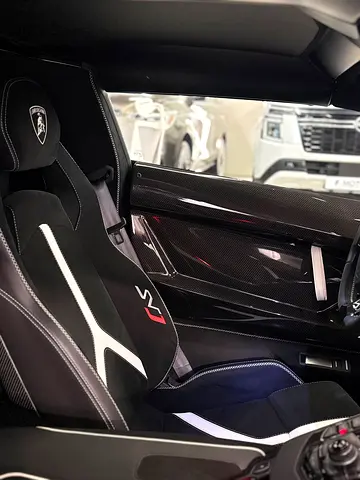 صورة مصغرة 12 لـ 2021 Lamborghini AVENTADOR