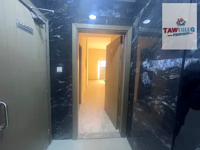 بتشطيبات حديثة وإطلالة بانورامية بمنطقه سكنيه هادئه  بها كل الخدمات _ بالقرب من السوق الصيني ومركز القبائل،
