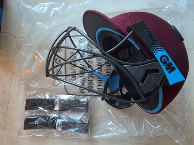 GM NEON GEO Cricket Helmet - Like New, Size Small (Adjustable)