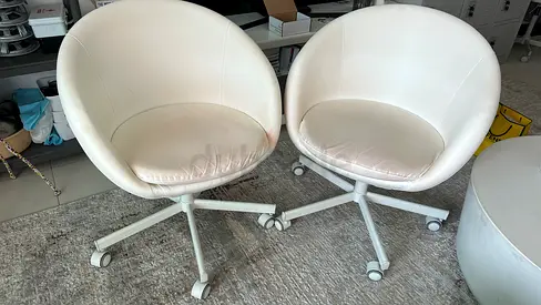 2 IKEA SKRUVSTA swivel chair, Ysane white - good condition