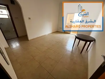 غرفة وصالة_ بلكونة _ تكييف مركزي_ قريب من جميع الخدمات_ سهل المخرج للشارقة ودبي وطريق الشيخ محمد بن زايد