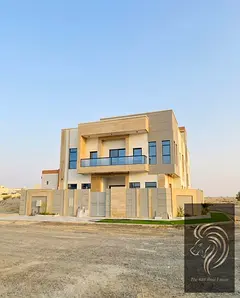 6 BEDROOM I CONER I FOR RENT IN PRIME LOCATION