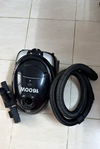 Daevoo 1600W Canister Vacuum Cleaner with Hose and Floor Head - Used
