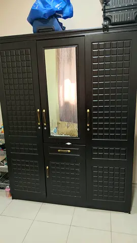 Dark brown 3-door wardrobe with mirror - good condition