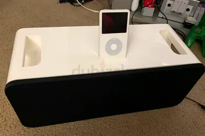 Portable docking speaker with classic iPod dock (works with 30-pin iPod)