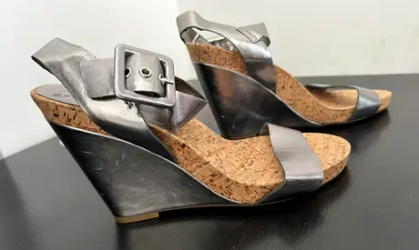 BCBG size 37.5