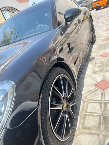 2022 Porsche PANAMERA 照片 3