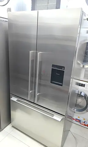 Fisher Pakel Stainless Steel French Door Refrigerator with Bottom Freezer and Water Dispenser