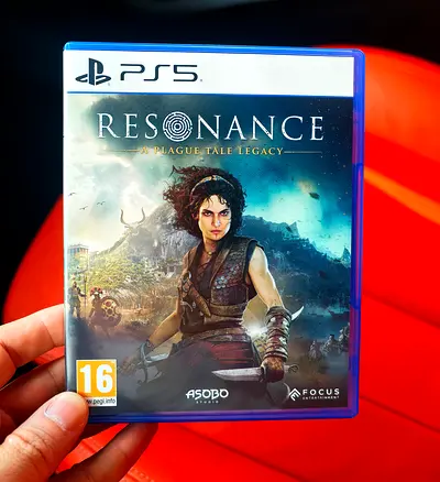 Resonance: A Plague Tale Legacy (PS5) - Physical Game