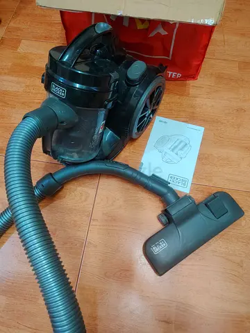 Black and dacker vacume cleaner