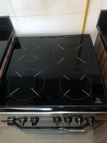Indesite electric cooker for sell 60×60cm 💯 good working