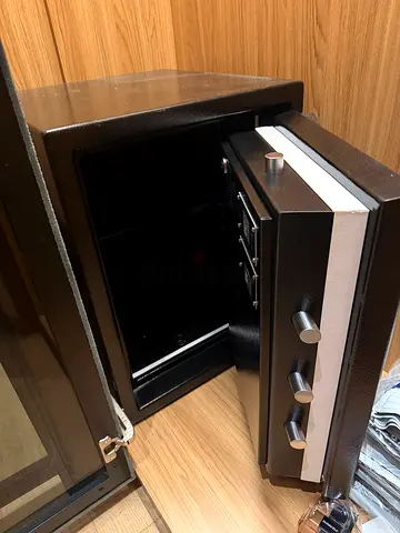 Safe box