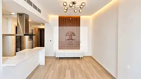 Modern 1BR Apartment | The East Crest | Downtown City View