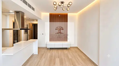 Modern 1BR Apartment | The East Crest | Downtown City View