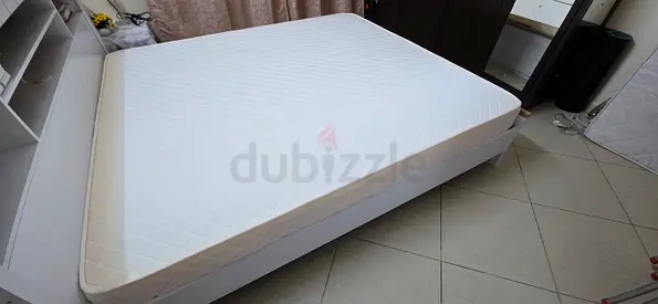 Used King size matress Mattress in Excellent Condition. Bed Not included.