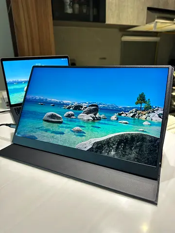 UPERFECT 15.6” QLED Portable Monitor - 500 Nits / USB-C / Full HD