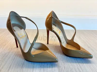 Christian Louboutin Jumping Nude Patent Heels – Size 34