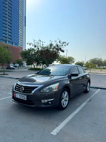 Nissan altima 2.5 SV GCC