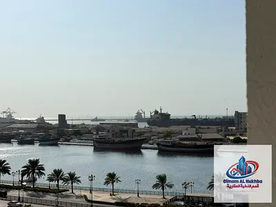 A beautiful one-bedroom and living room apartment with a sea view, air conditioning, and central gas, located in a family-friendly building.