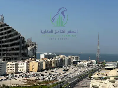 شقة 3 غرف وصالة في المجاز 3 بإطلالة بحرية مع غرفة خادمة ومخزن، صالتين، 4 حمامات، وموقف مجاني. مرونة بالدفع على 4-6 شيكات. موقع حيوي متكامل.