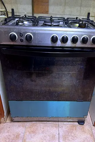 Used 5-Burner Stainless Steel Built-in Gas Hob - Good Working Condition