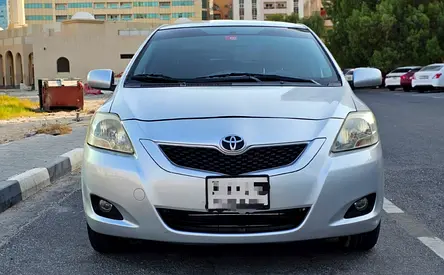 2011 Toyota YARIS 照片 2