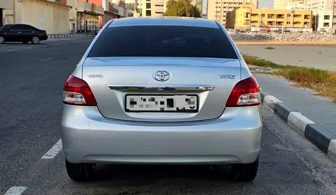 2011 Toyota YARIS 照片 3