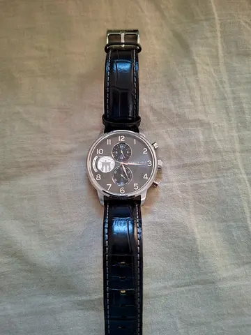 Kenneth Cole Classic men's chronograph wristwatch with black leather strap