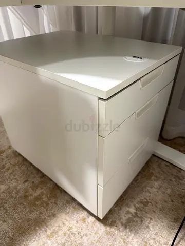 White 3-Drawer Chest / Bedside Dresser - Good Condition