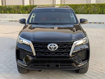 2021 Toyota FORTUNER — фото 3