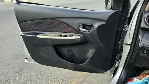 2011 Toyota YARIS 缩略图 16