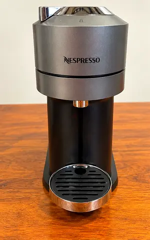 Nespresso Essenza Mini-style Machine (Compact Capsule Coffee Maker)