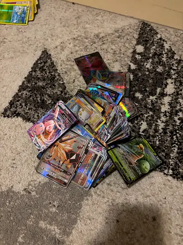 (Fake)Collection of Pokémon TCG Holo & Rare Cards - Mixed Lot