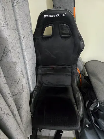 Deadskull gaming chair/ Logitech wheel & pedal