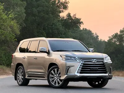 LEXUS LX570 2017 GCC لكزس LX570 موديل 2017 خليجي بحالة ممتازة ونظيفة فل أوبشن