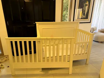 Pottery Barn Crib Conversion - Mattress included - White Convertible Baby Crib - Great Condition