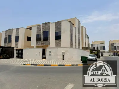 🏡✨ فيلا مفروشة بالكامل للإيجار في الحليو 2 – عجمان ✨🏡  📍 موقع مميز – فيلا زاوية  🔹 7 غرف نوم ماستر واسعة 🔹 8 حمامات 🔹 مجلس أنيق للضيوف 🔹 صالة م