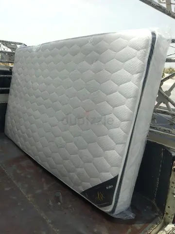 160x200cm Queen size with top foam mattress. All times delivery service available