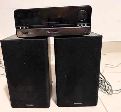 Mini Hifi System & book shelf Speakers going at low price
