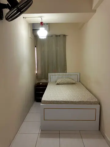 COUPLES PARTITION AVAILABLE – READY TO MOVE IN