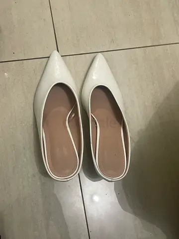 White MAX Size 39 Heels