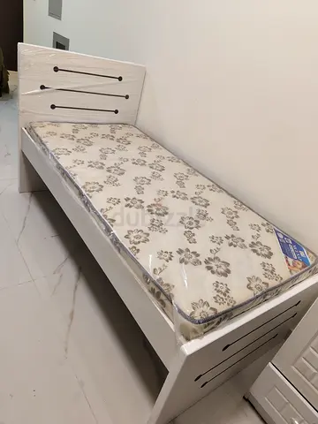 MDF Wooden Heavy Duty Single Bed With Mattress
