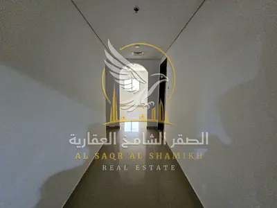 فخامة غرفتين وصالة مع غرفة خادمة وبلكون في القليعة