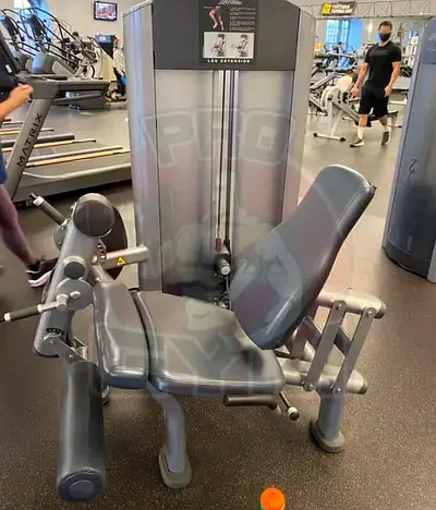 Life Fitness Signature Leg Extension