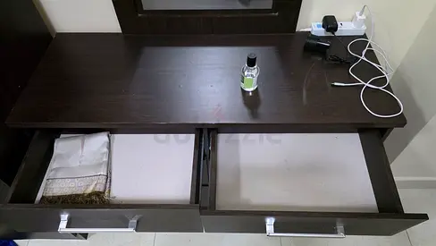 Dressing Table with mirror